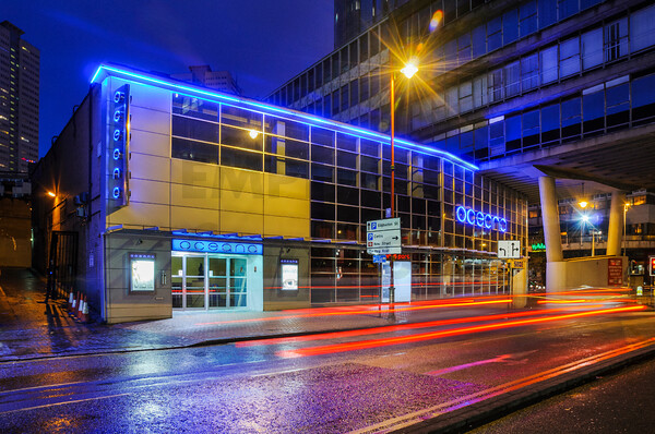 DSC0618 
 Oceana Nightclub - Birmingham, UK
Copyright - Richard Southall 
 Keywords: Oceana, Nightclub, Birmingham, UK, club, disco, alpen, bar, dance, venue, late, night, deltic, luminar, rekom, Copyright, Richard, Southall, emphasis, photography, photographer