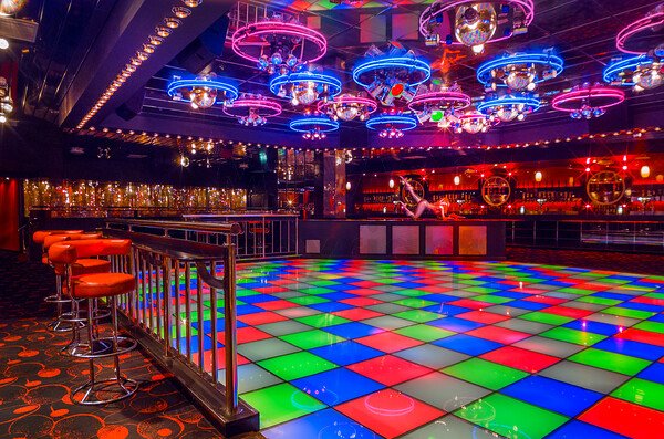 8N8F3929 
 New York New York Nightclub - Coventry, UK
Copyright - Richard Southall 
 Keywords: Coventry, NY, NYNY, New, Nightclub, York, bar, club, dance, deltic, floor, late, leisure, luminar, night, uk