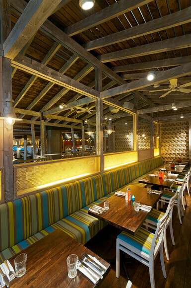 Turtle Bay Restaurant Milton Keynes DSC3967 
 Turtle Bay Restaurant - Milton Keynes UK
Copyright - Richard Southall 
 Keywords: Bay, Copyright, Keynes, Milton, Richard, Southall, Turtle, West, bar, emphasis, food, indian, photographer, photography, restaurant, uk