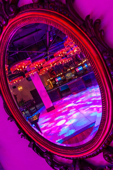 DSC6819 
 Oceana Nightclub - Milton Keynes, UK
Copyright - Richard Southall 
 Keywords: Copyright, Milton Keynes, Nightclub, Oceana, Richard, Southall, architectural, club, emphasis, exterior, interior, late, leisure, luminar, night, photographer, photography, uk, venue