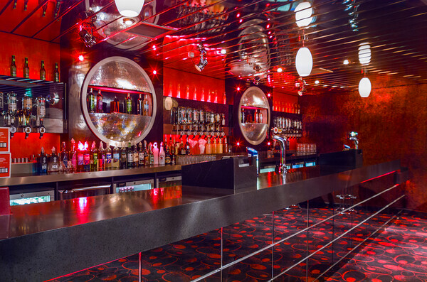 8N8F3945 
 New York New York Nightclub - Coventry, UK
Copyright - Richard Southall 
 Keywords: Coventry, NY, NYNY, New, Nightclub, York, bar, club, dance, deltic, floor, late, leisure, luminar, night, uk